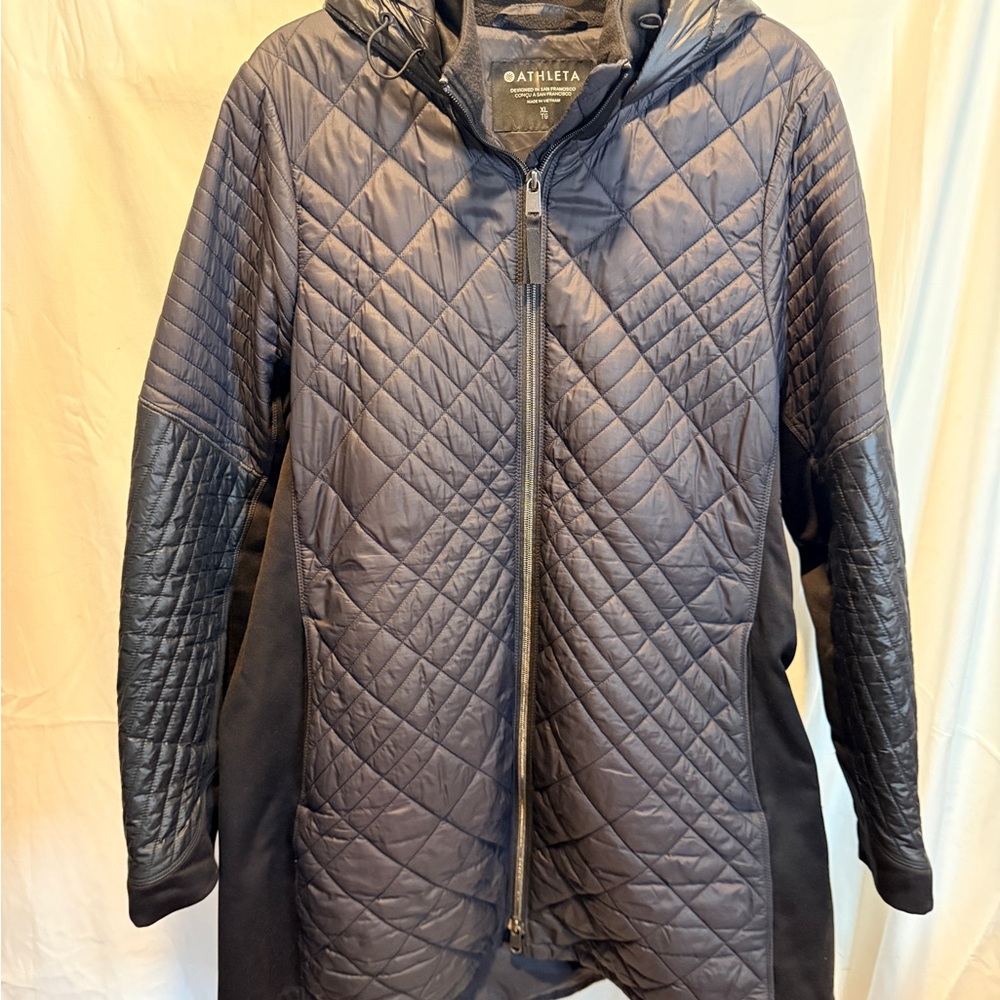 Athleta Women's black Quilted Whisper Featherless Jacket